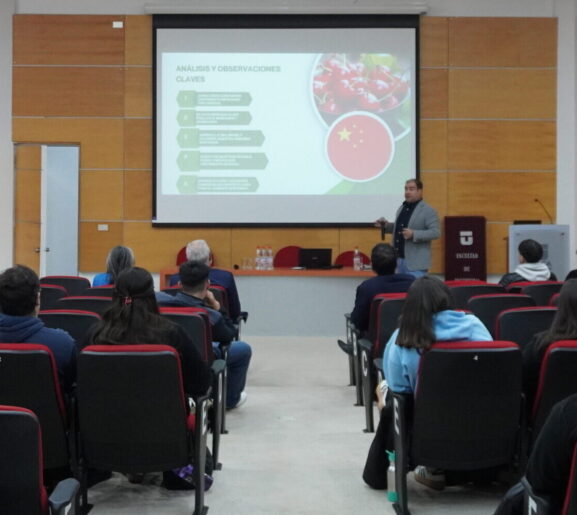 Analizan riesgo indirecto de aranceles estadounidenses en exportación de cerezas